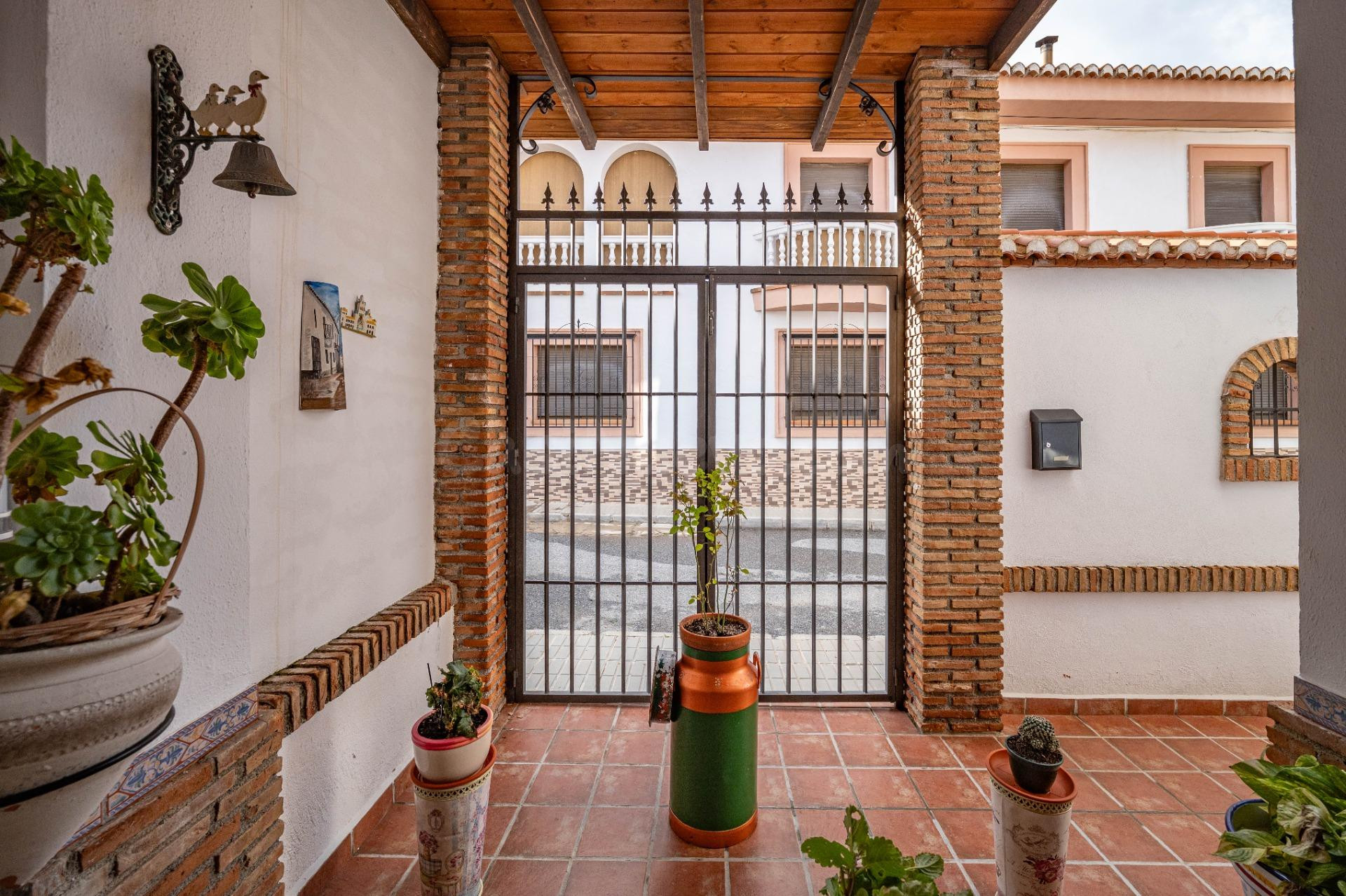 VENTA DE GRAN CASA EN LAS GABIAS - foto 2