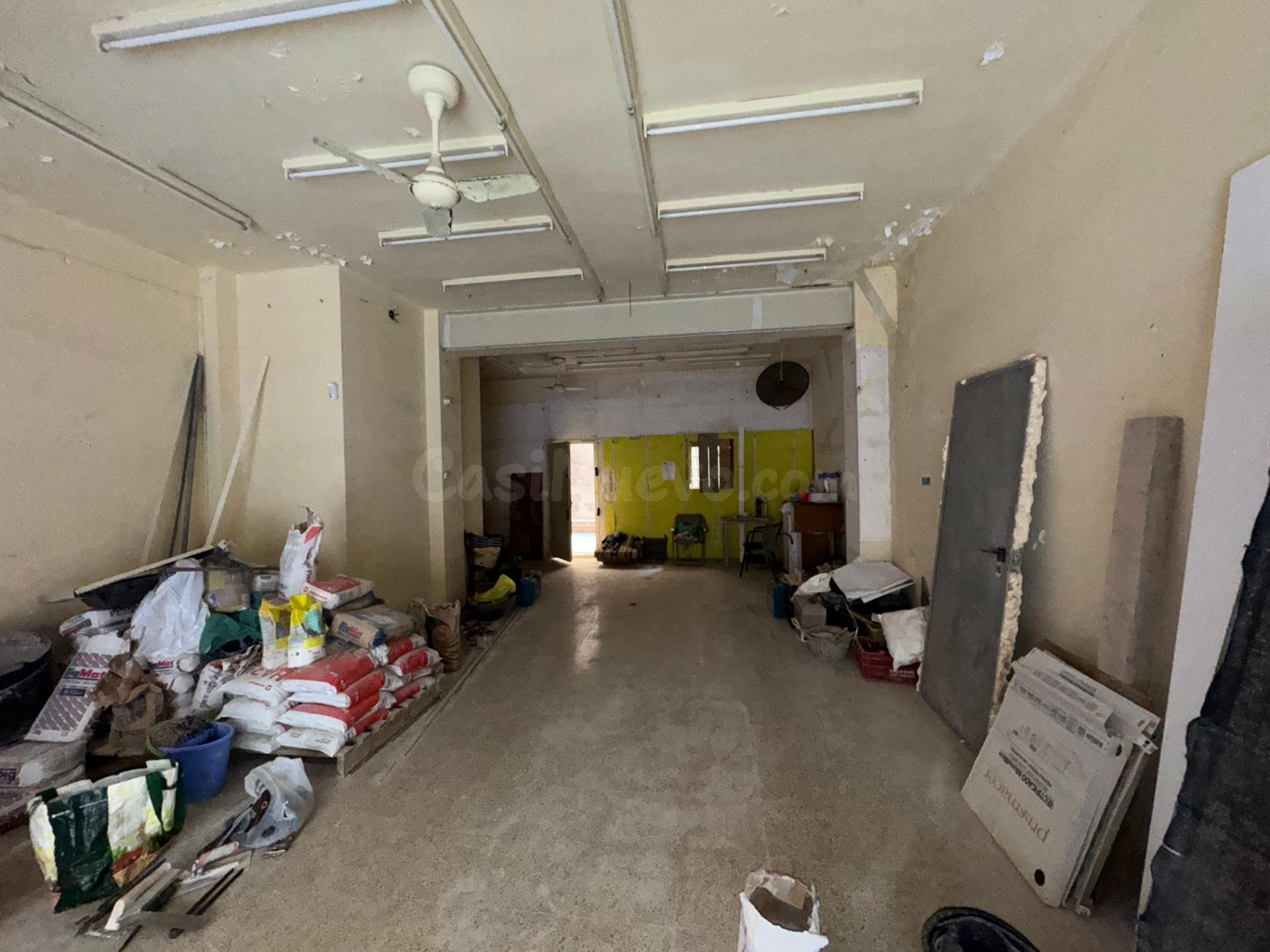 LOCAL COMERCIAL EN VENTA AL INICIO DE CALLE JOVARA CALELLA,  - foto 2