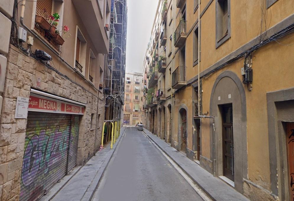 ATENCIÓN INVERSORES, PISO OCUPADO POR PERSONA SIN JUSTO TÍTULO EN VENTA EN RAVAL, BARCELONA