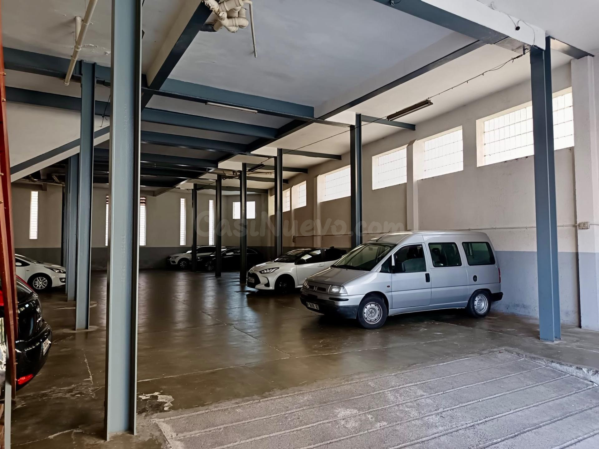 AMPLIO LOCAL COMERCIAL EN VENTA EN CANET DE MAR, BARCELONA