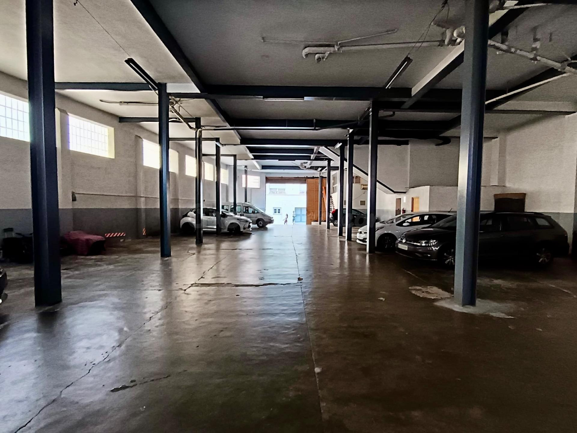 AMPLIO LOCAL COMERCIAL EN VENTA EN CANET DE MAR, BARCELONA - foto 4