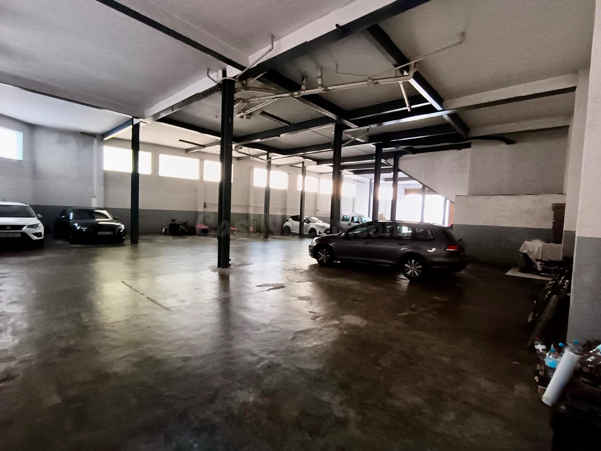 AMPLIO LOCAL COMERCIAL EN VENTA EN CANET DE MAR, BARCELONA - foto 5