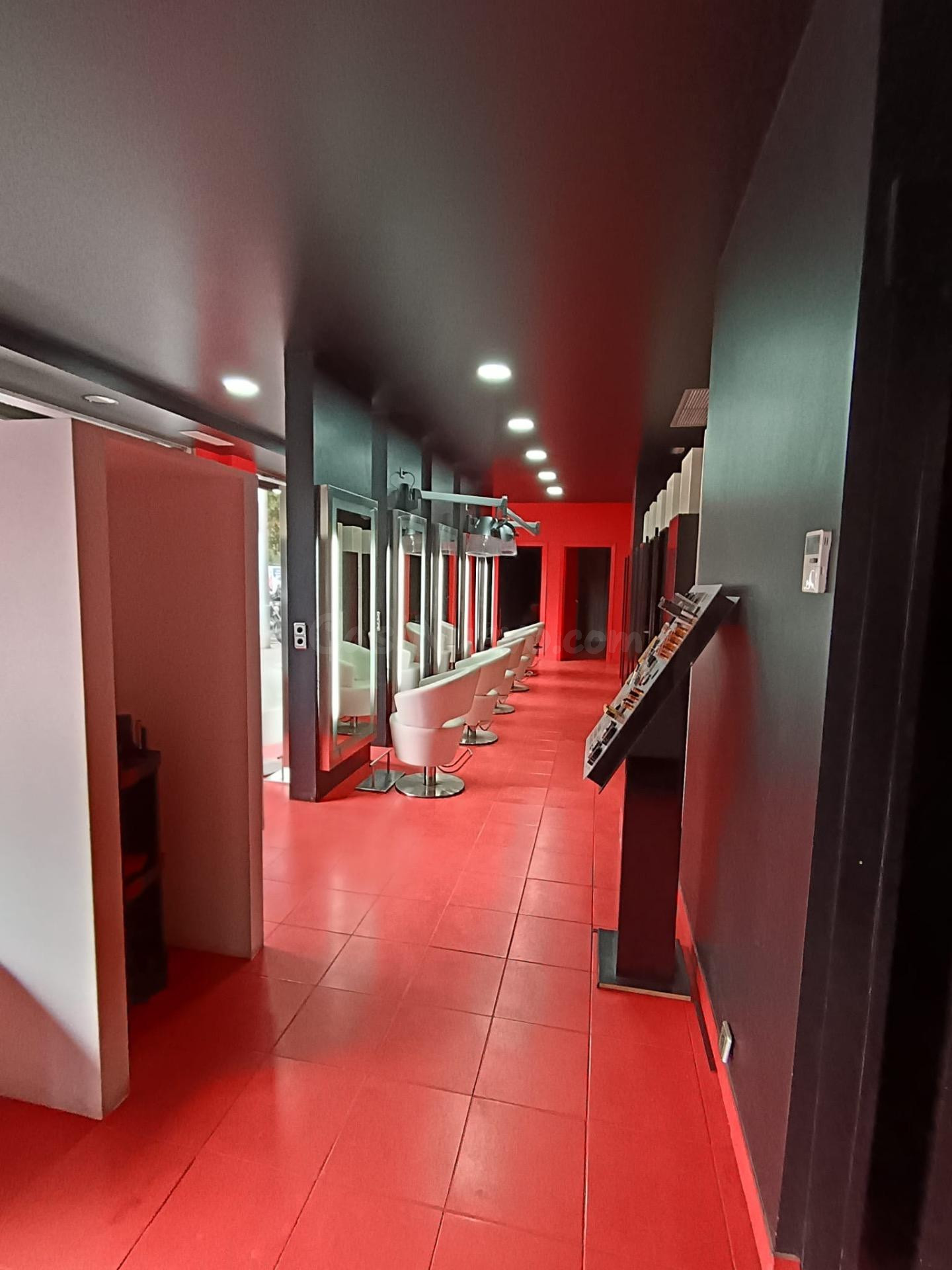 LOCAL DIÁFANO Y LUMINOSO DE 300 M2 CERCA DEL CENTRO DE CALEL - foto 4