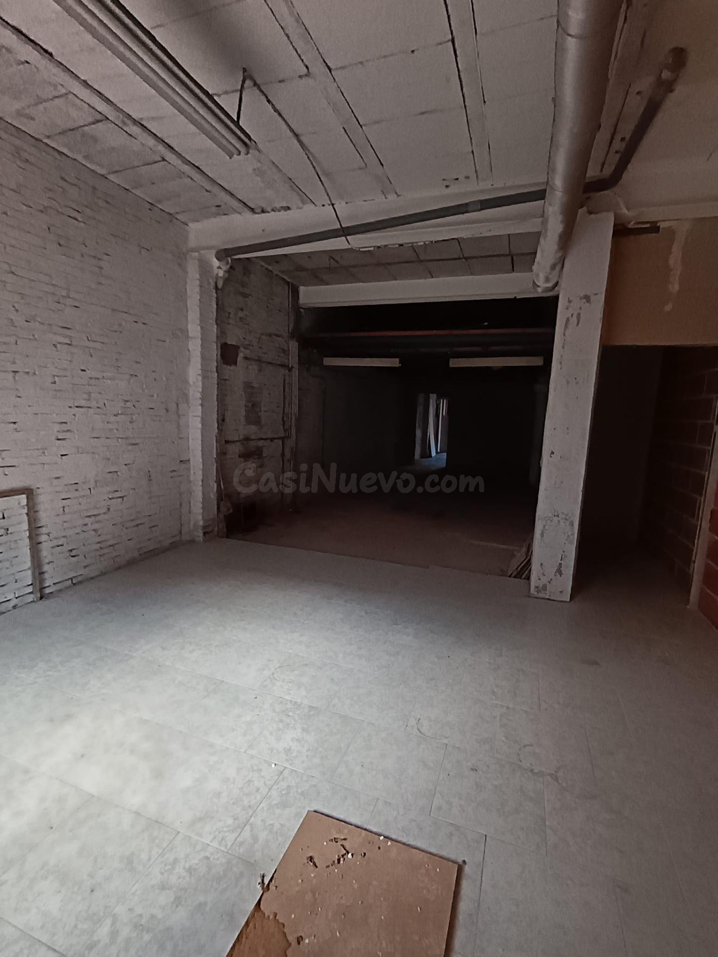 LOCAL DE 100 M2 A LA VENTA EN PINEDA DE MAR CON ALTILLOS Y P