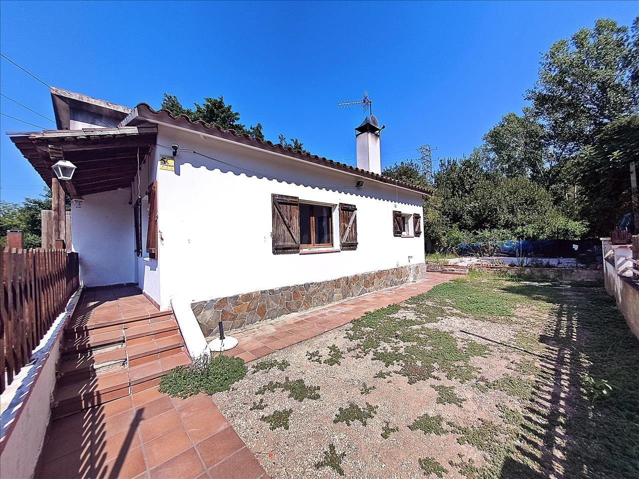 CHALET CON JARDÍN A LA VENTA EN VALLGORGUINA, BARCELONA – EN - foto 2