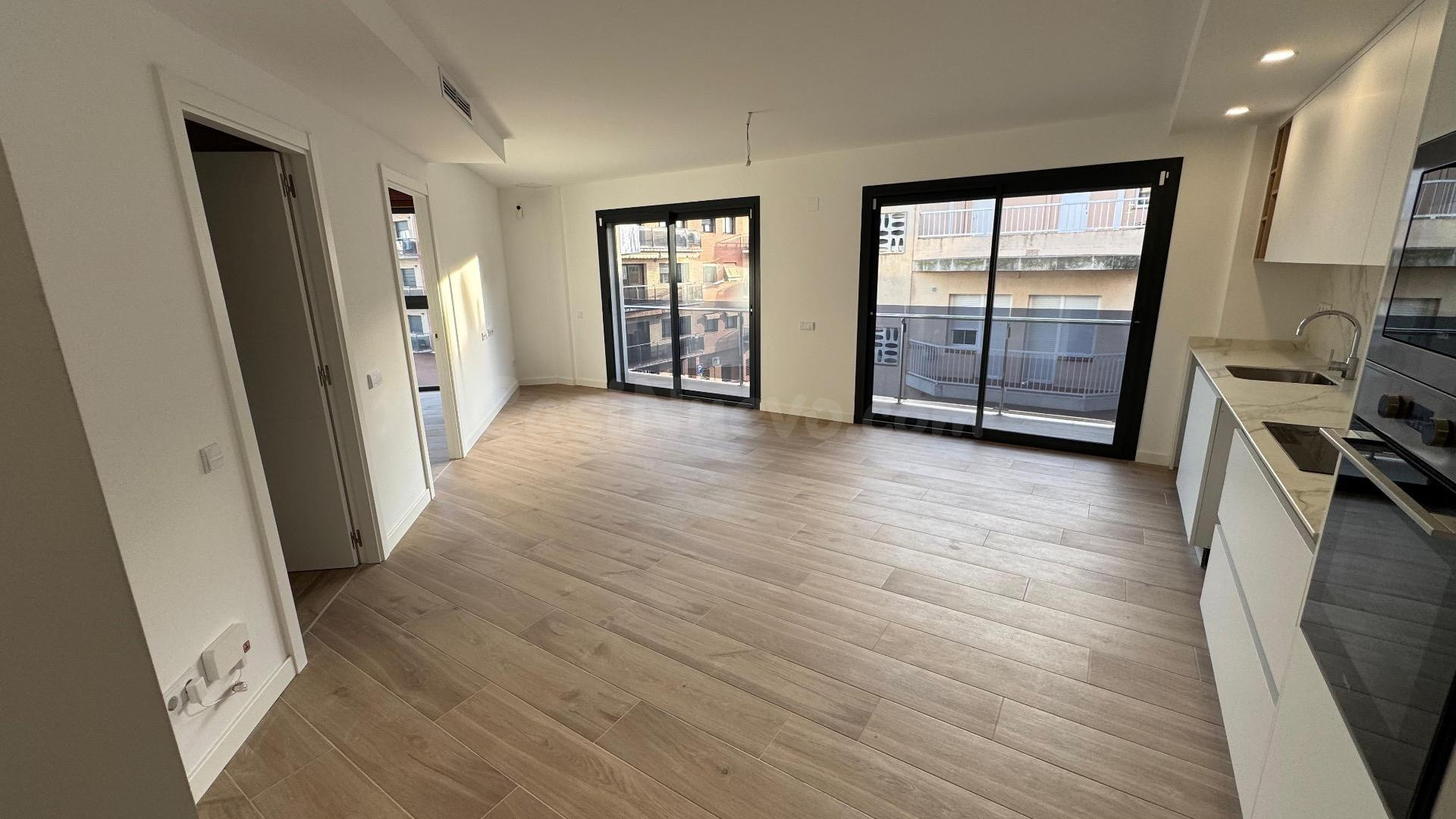 PISO DE OBRA NUEVA A LA VENTA EN PINEDA DE MAR – ACABADOS DE