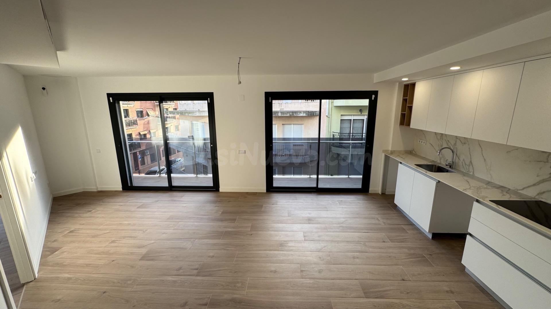 PISO DE OBRA NUEVA A LA VENTA EN PINEDA DE MAR – ACABADOS DE - foto 2