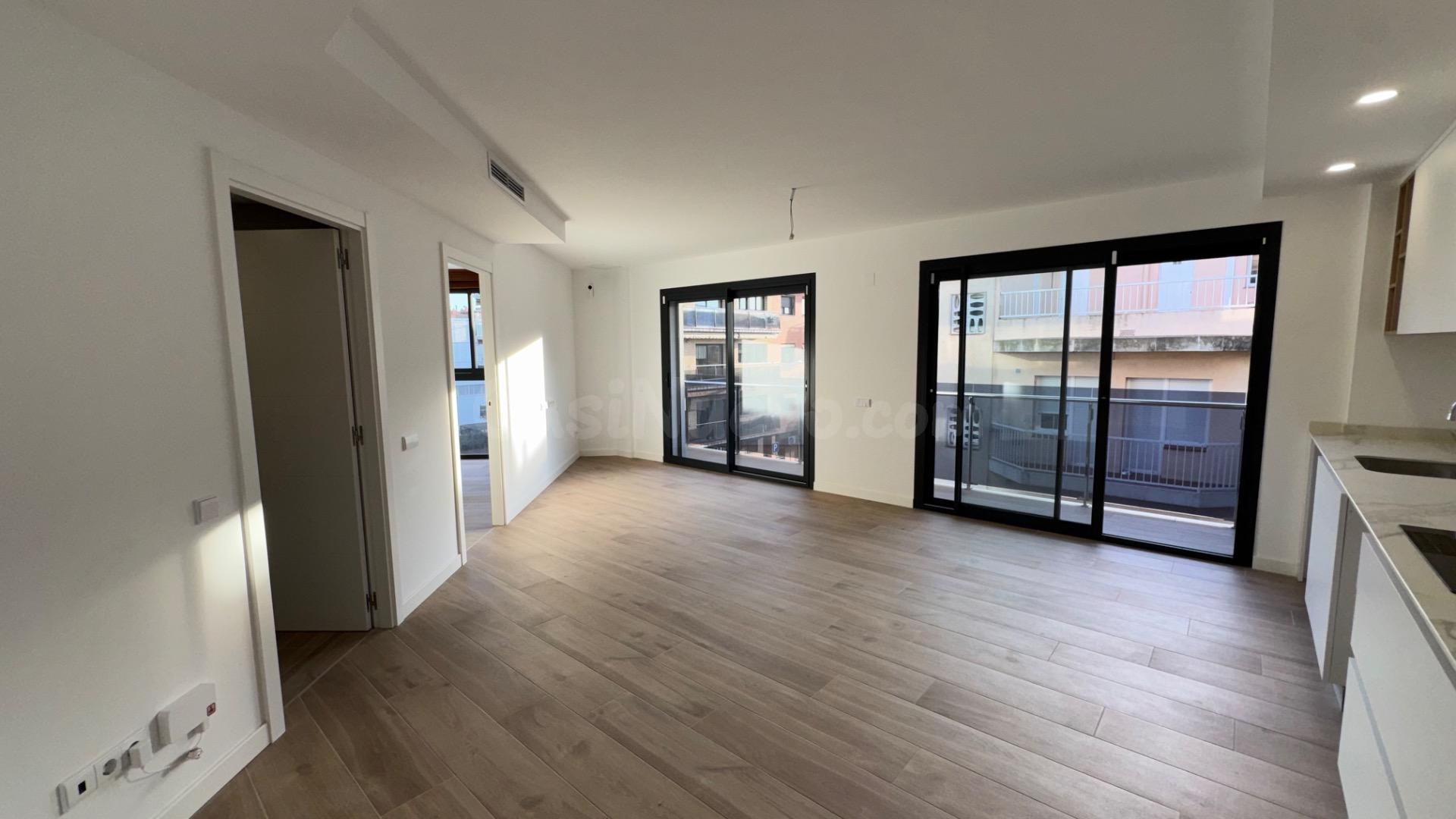 PISO DE OBRA NUEVA A LA VENTA EN PINEDA DE MAR – ACABADOS DE - foto 3