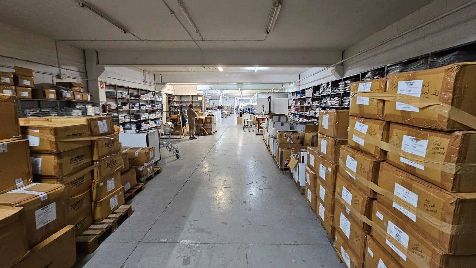 NAVE INDUSTRIAL A LA VENTA EN PINEDA DE MAR – GRANDES DIMENS