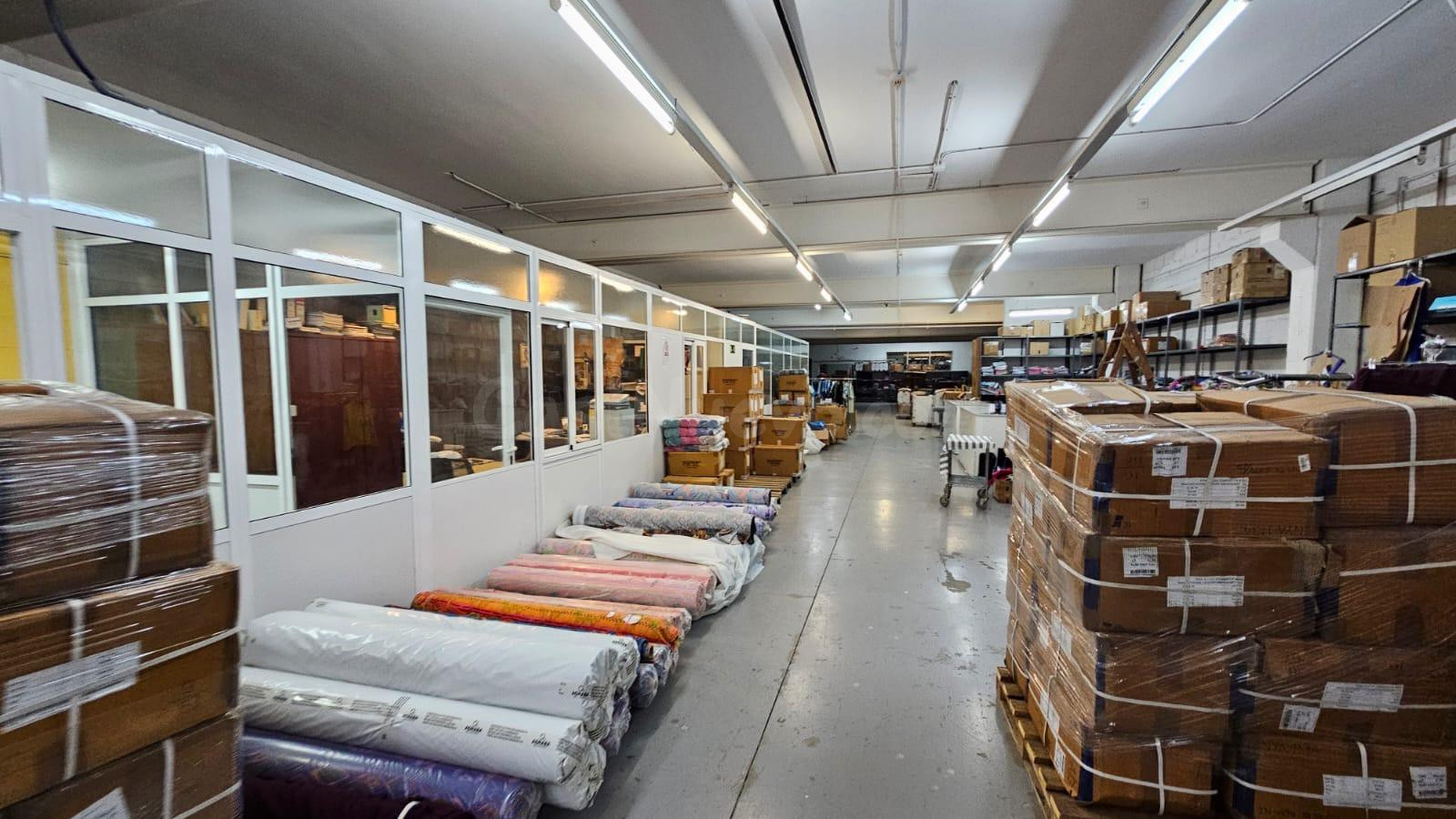 NAVE INDUSTRIAL A LA VENTA EN PINEDA DE MAR – GRANDES DIMENS - foto 3