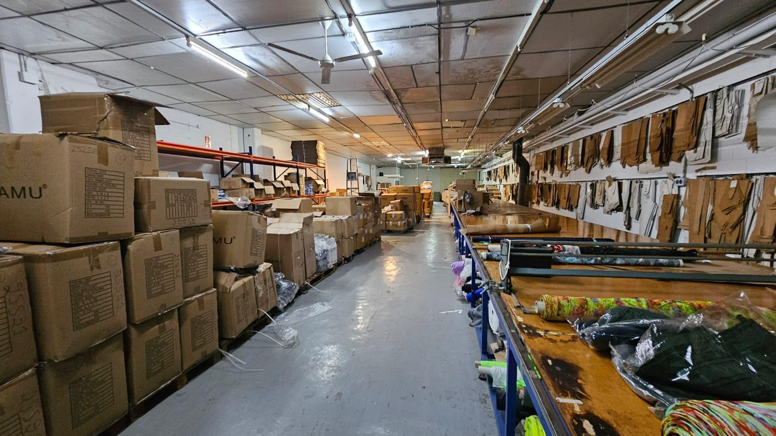 NAVE INDUSTRIAL A LA VENTA EN PINEDA DE MAR – GRANDES DIMENS - foto 4