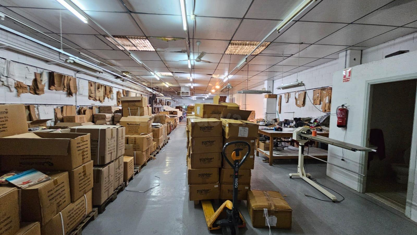 NAVE INDUSTRIAL A LA VENTA EN PINEDA DE MAR – GRANDES DIMENS - foto 5