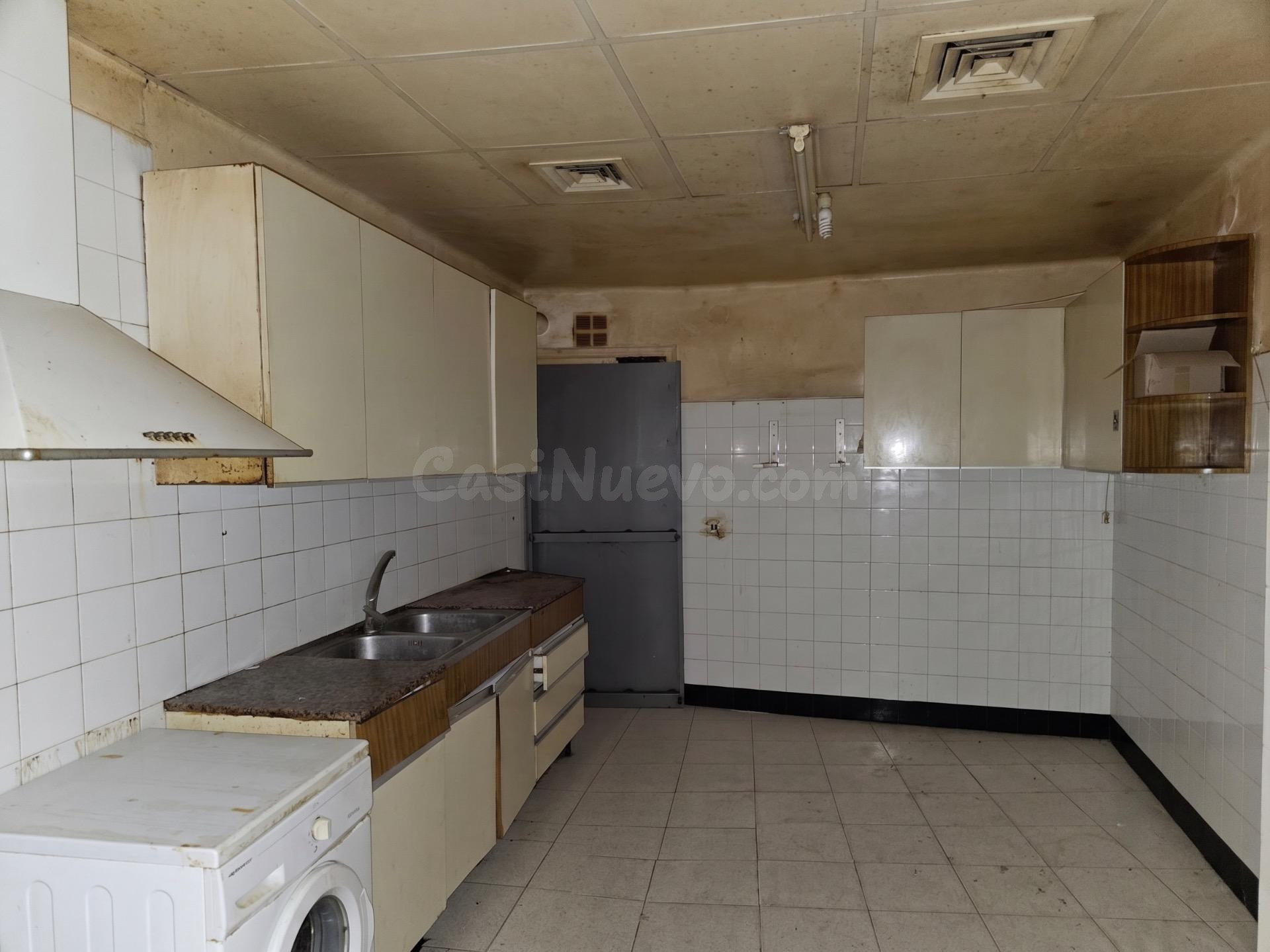 AMPLIO PISO PARA REFORMAR A LA VENTA EN CERDANYOLA, MATARÓ - foto 4
