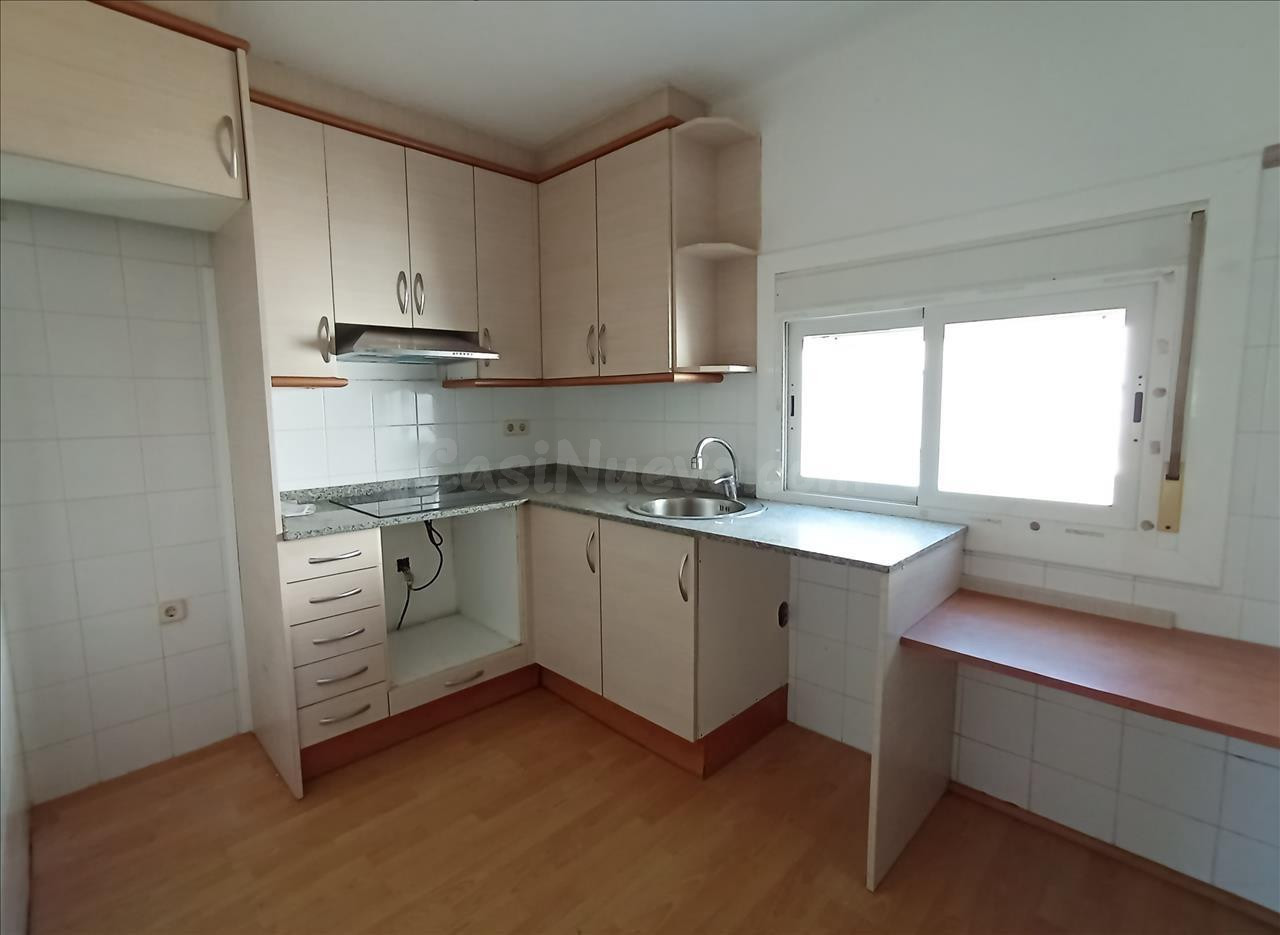 ¡OPORTUNIDAD! CASA ADOSADA A LA VENTA EN LES MASIES DE VOLTR - foto 4