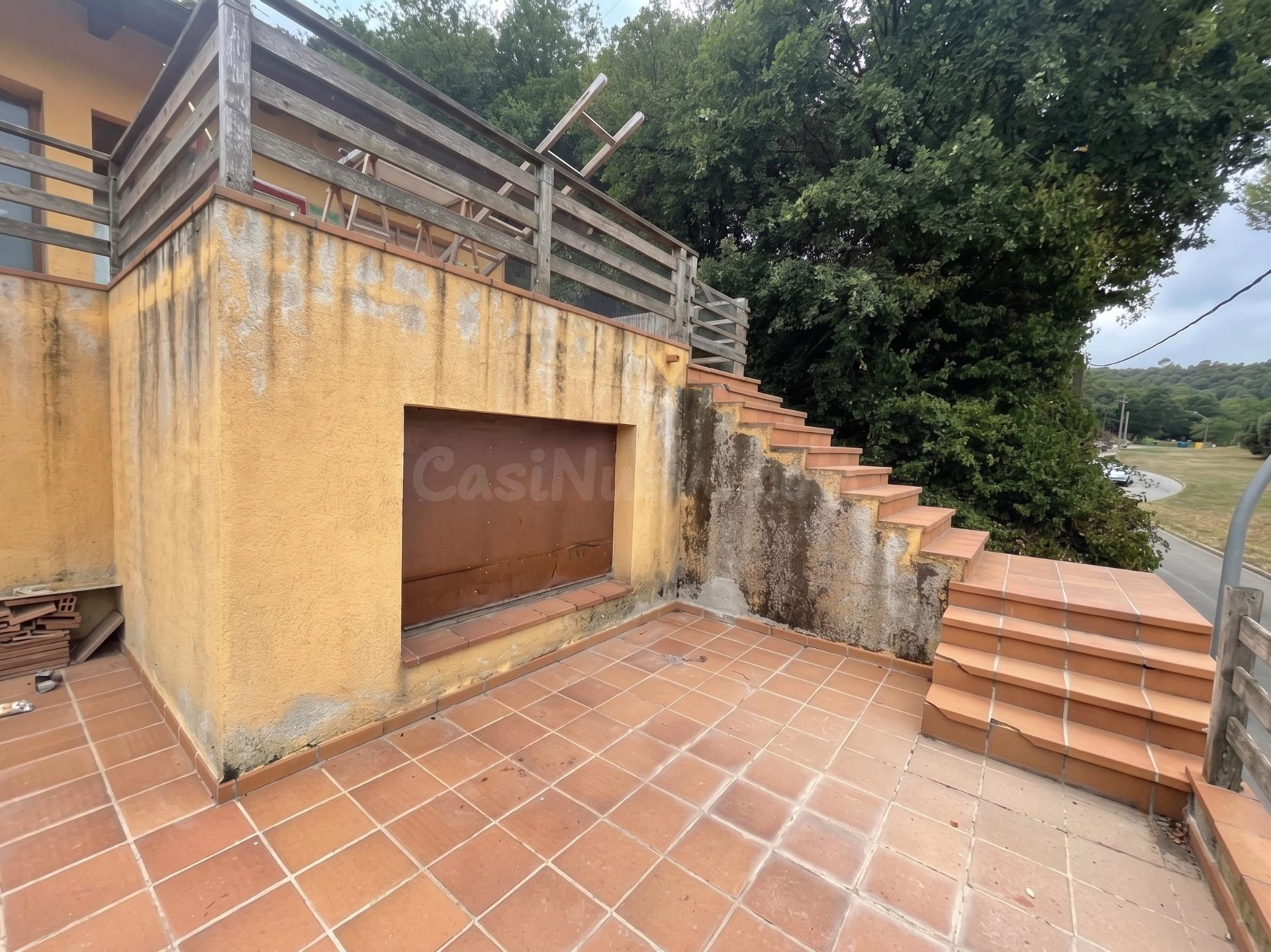 CHALET EXCLUSIVO CON JARDÍN Y GARAJE A LA VENTA EN SANTA MAR - foto 3