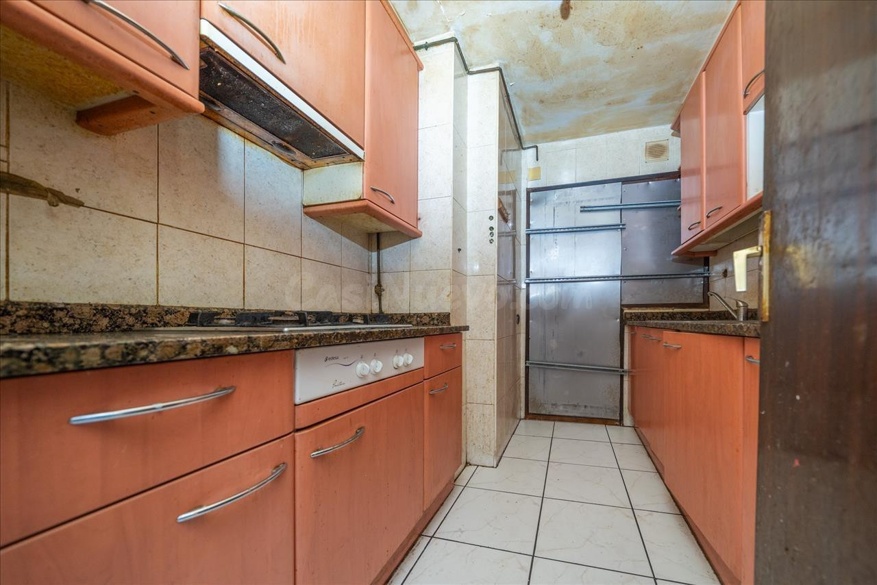 AMPLIO PISO PARA REFORMAR A LA VENTA EN PALAFRUGELL - foto 5