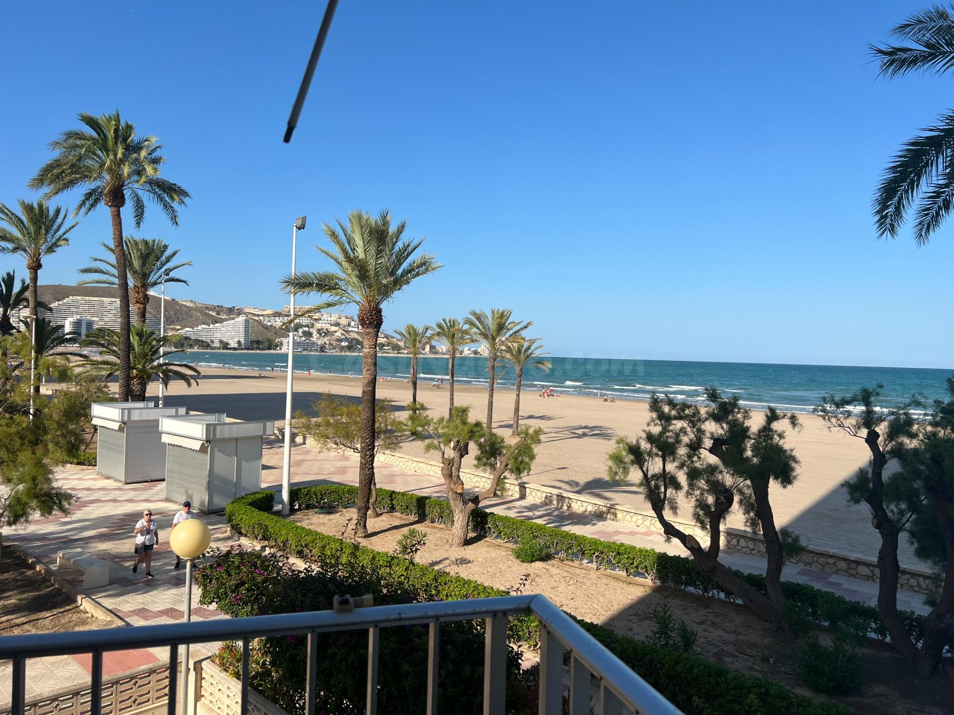 Espectacular apartamento frontal al mar en la Playa del Racó