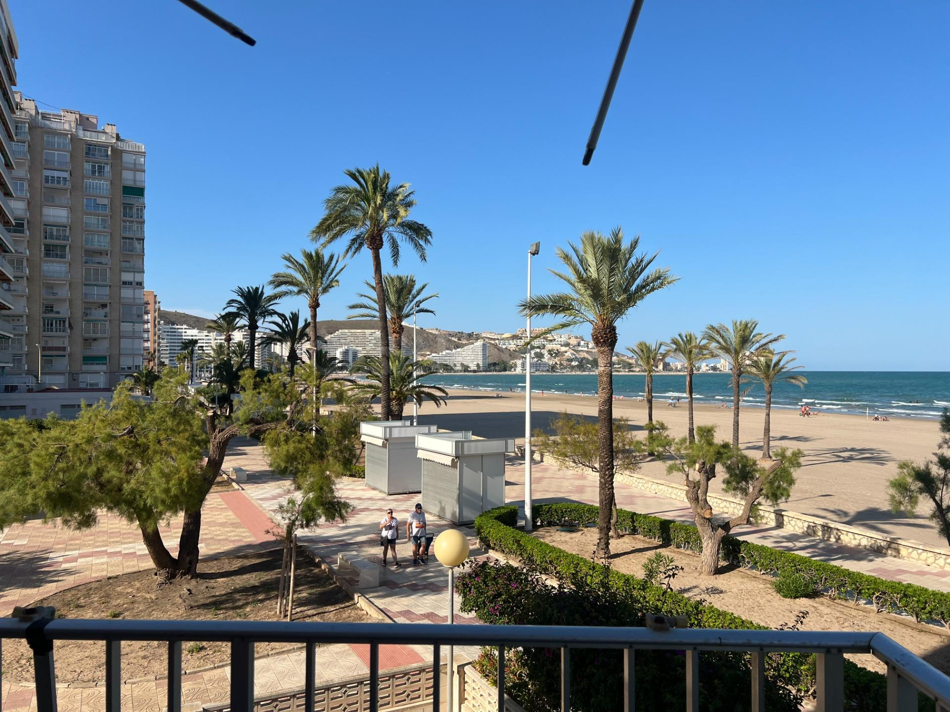 Espectacular apartamento frontal al mar en la Playa del Racó - foto 2
