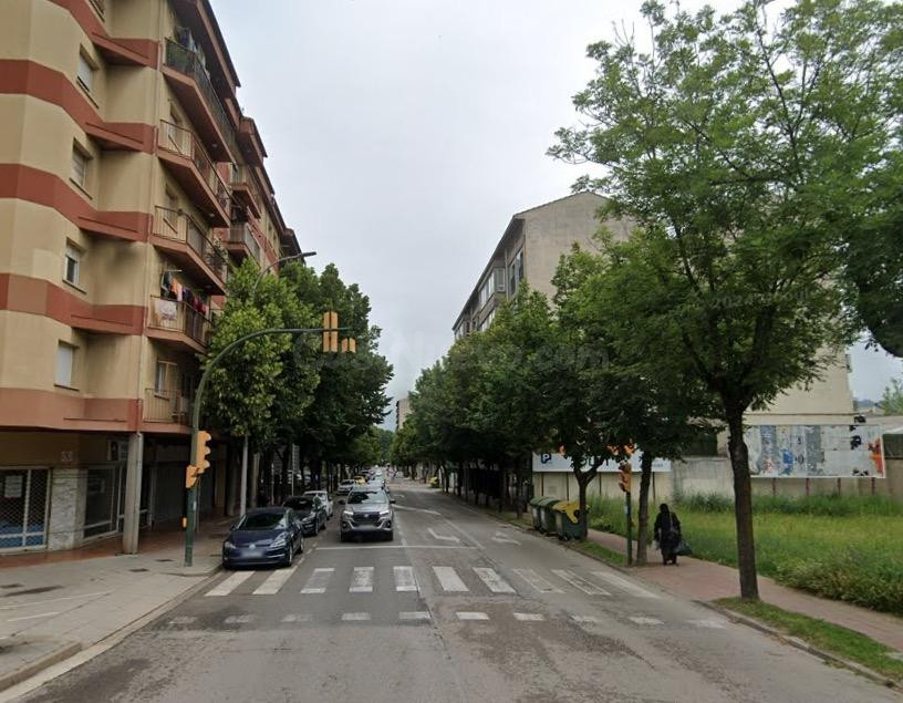 ATENCIÓN INVERSORES, PISO OCUPADO A LA VENTA EN OLOT (GIRONA