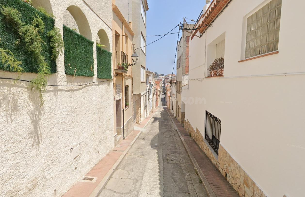 ATENCIÓN INVERSORES, PISO OCUPADO A LA VENTA EN SANT FELIU D