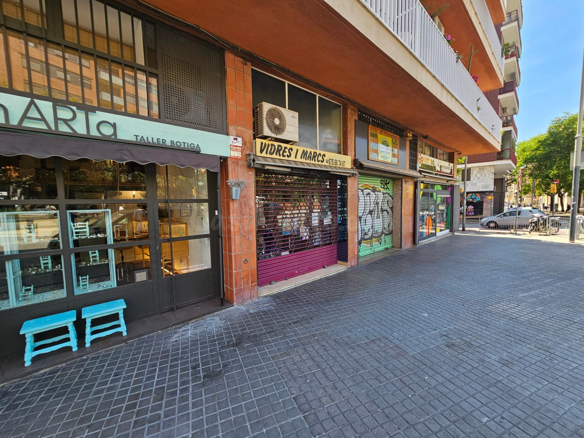 GRAN OPORTUNIDAD, LOCAL COMERCIAL EN VENTA EN EL CLOT, BARCELONA – ALTA RENTABILIDAD Y LICENCIA C‑2
