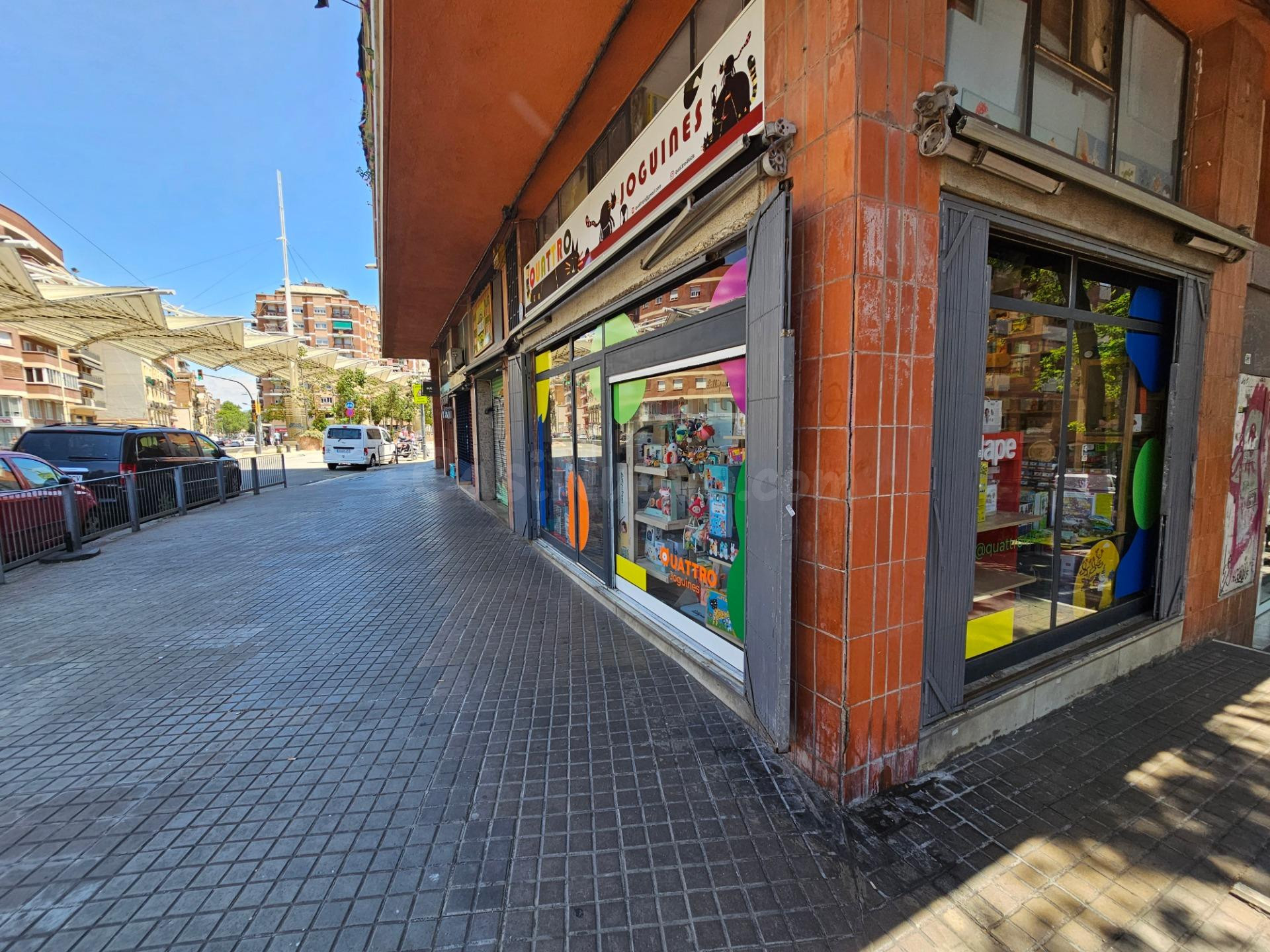 GRAN OPORTUNIDAD, LOCAL COMERCIAL EN VENTA EN EL CLOT, BARCE - foto 2