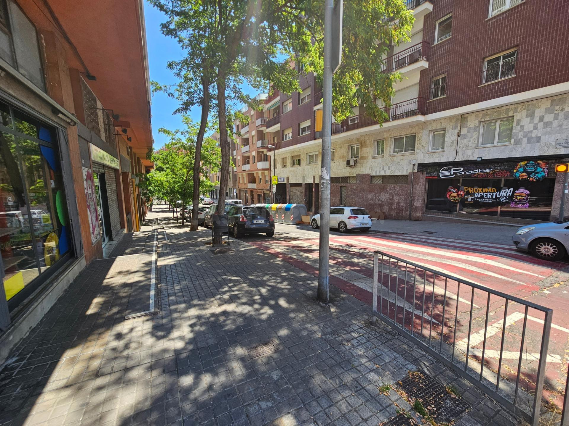 GRAN OPORTUNIDAD, LOCAL COMERCIAL EN VENTA EN EL CLOT, BARCE - foto 3