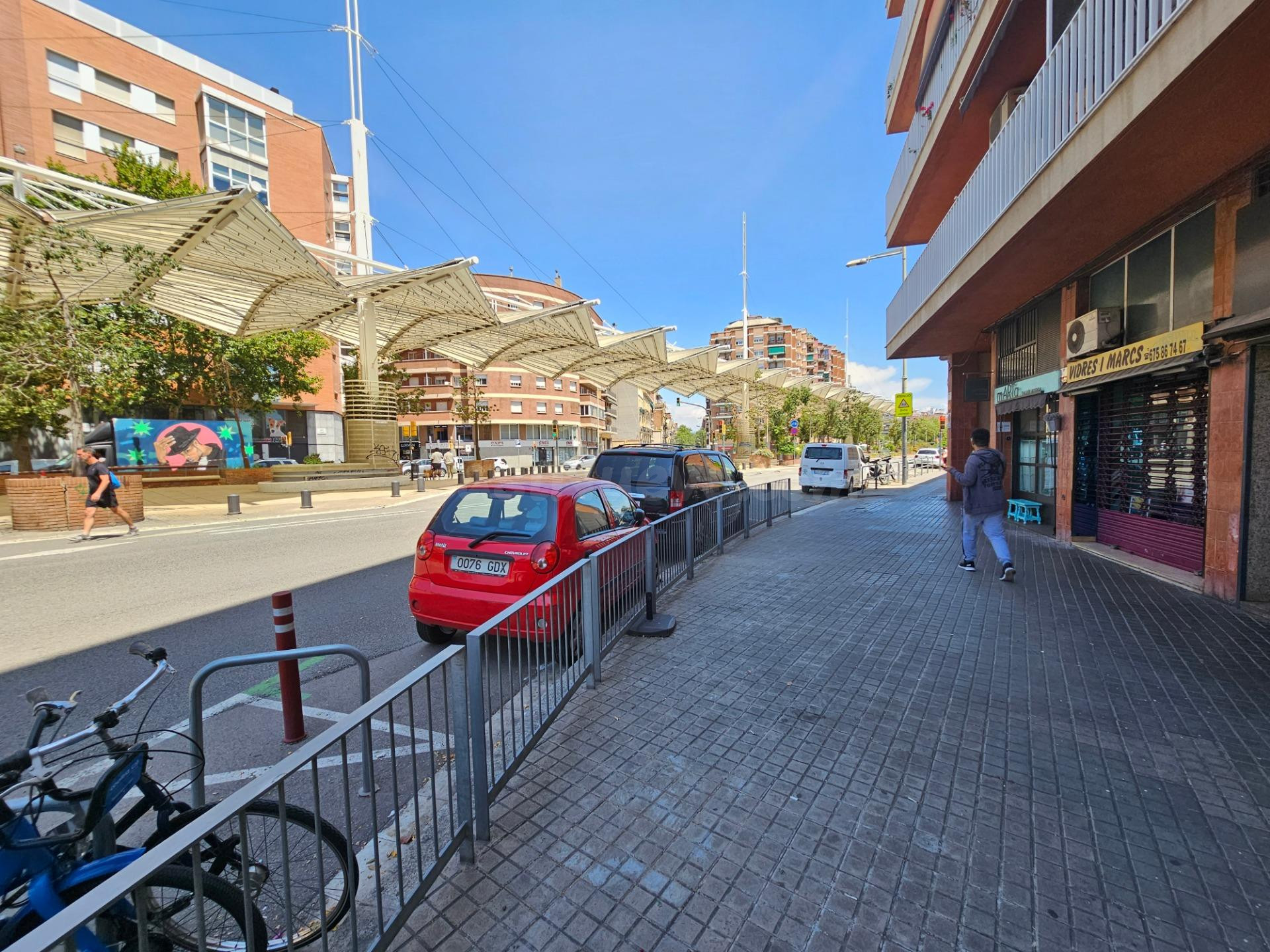 GRAN OPORTUNIDAD, LOCAL COMERCIAL EN VENTA EN EL CLOT, BARCE - foto 4