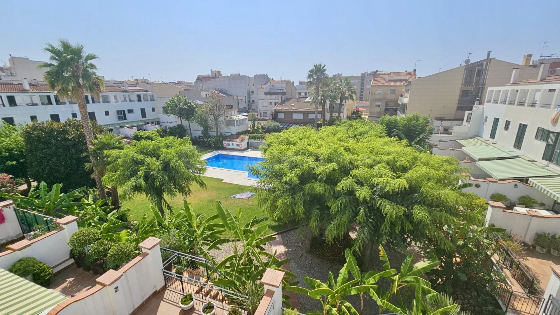 CASA EN EL CENTRO DE CALELLA CON ESPECTACULAR ZONA COMUNITAR