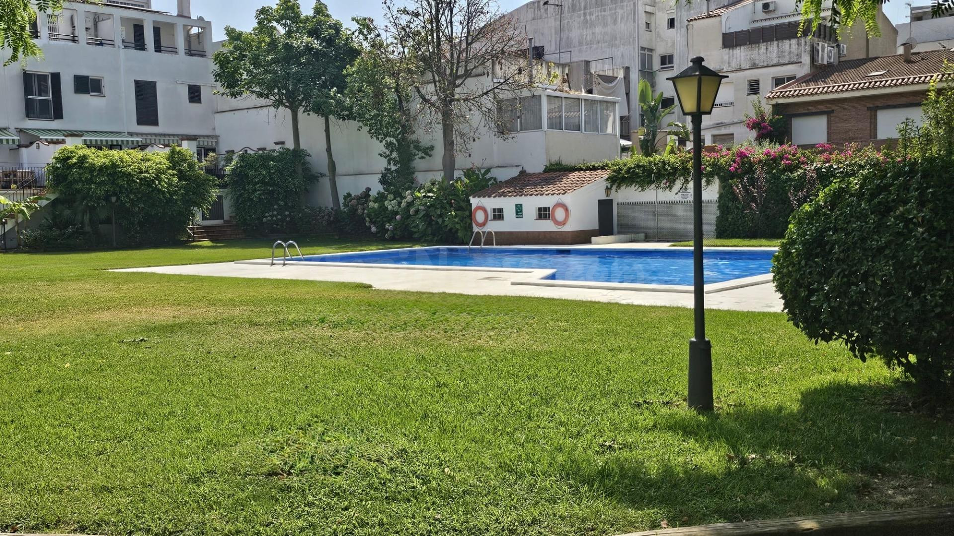 CASA EN EL CENTRO DE CALELLA CON ESPECTACULAR ZONA COMUNITAR - foto 5