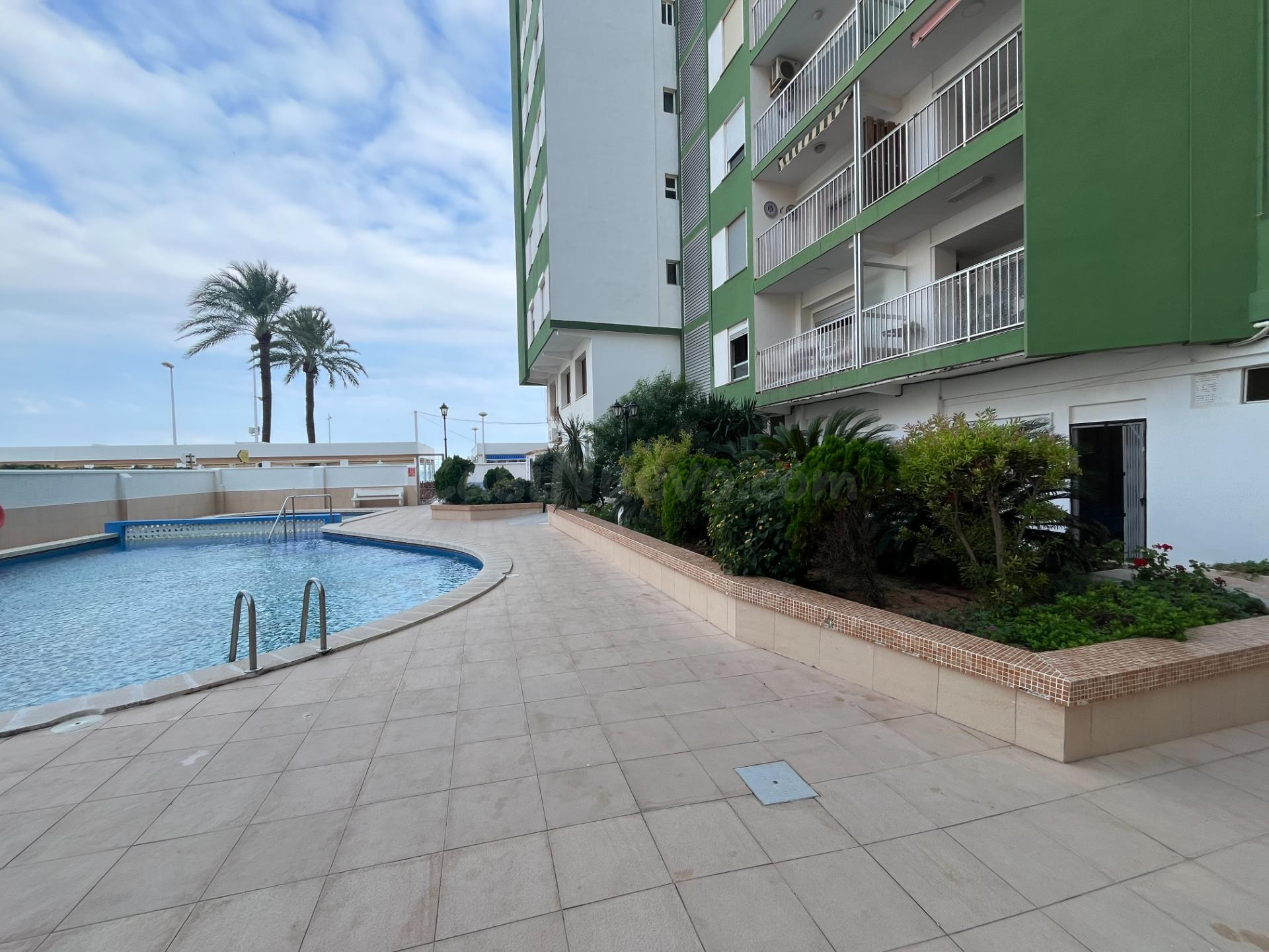 Planta Baja en Cullera - A Pie de Playa por 180.000€