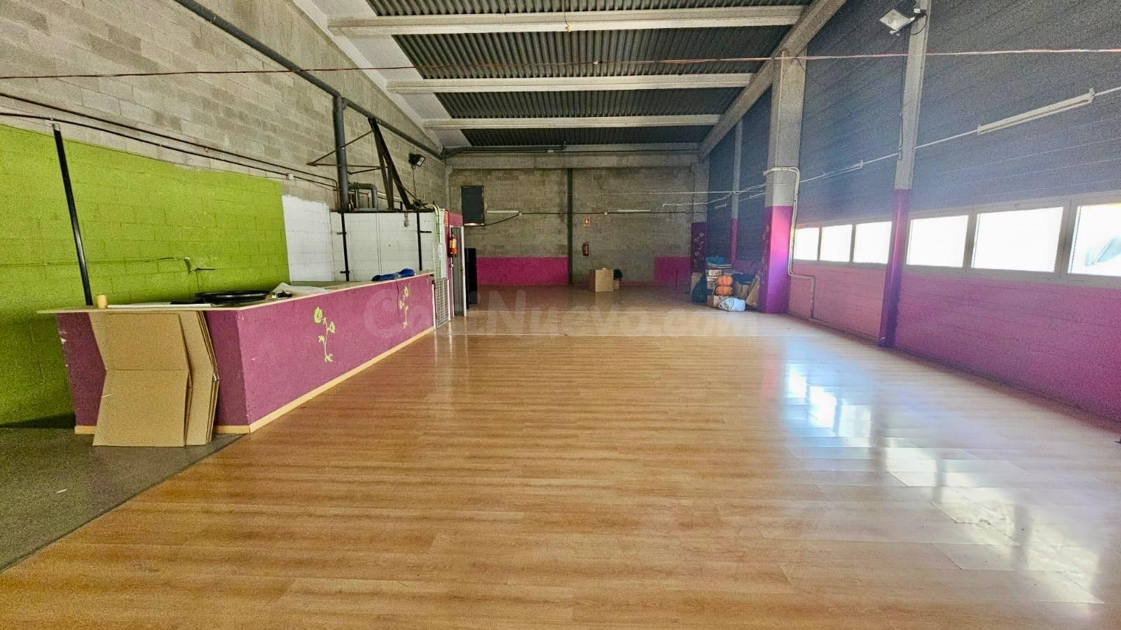 NUEVA NAVE INDUSTRIAL A LA VENTA EN BADALONA - foto 2