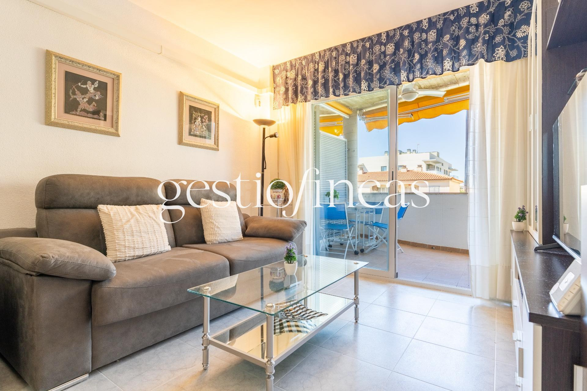 Bonito apartamento con terraza y piscina en zona Regueral, a - foto 3
