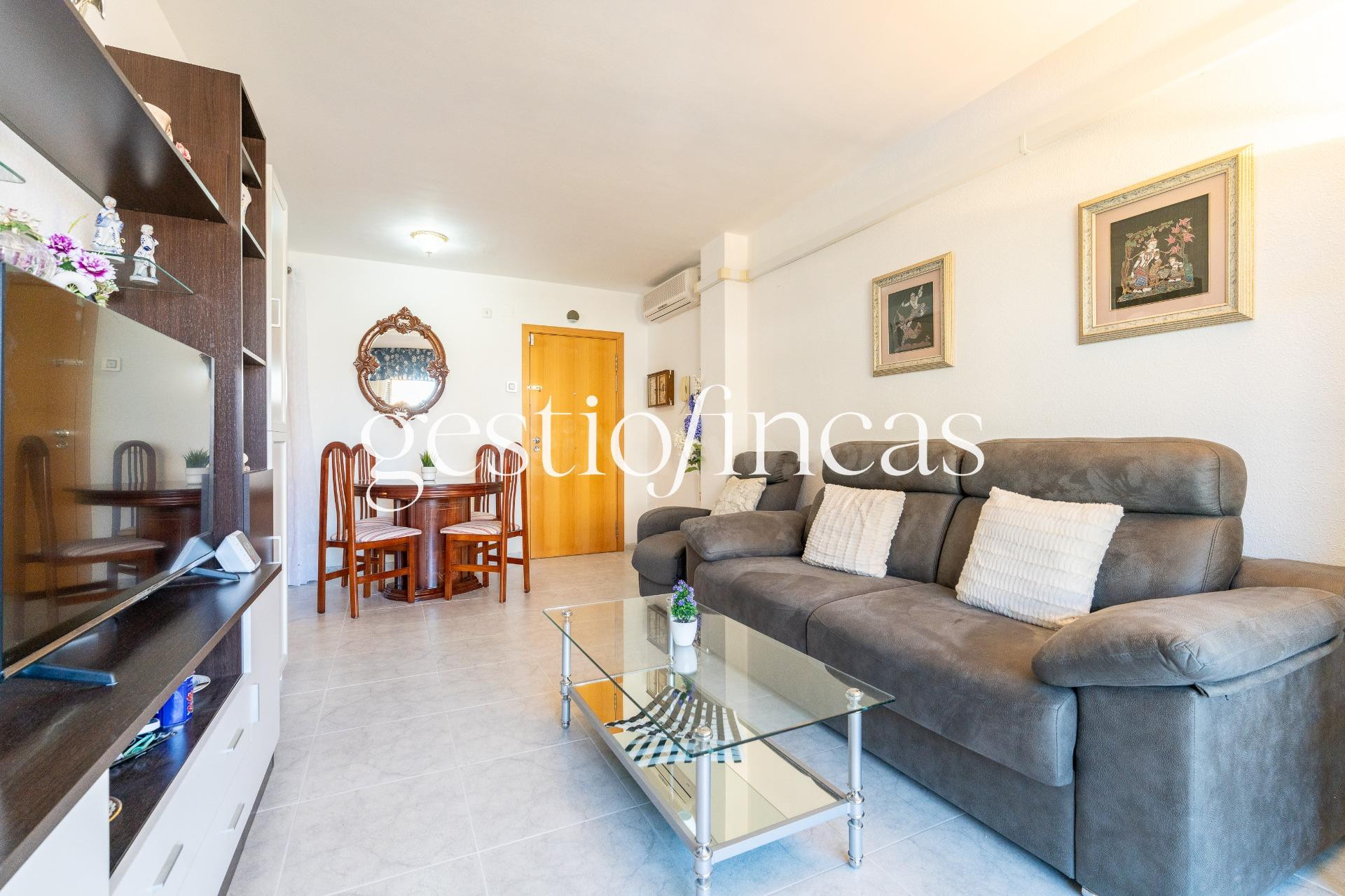 Bonito apartamento con terraza y piscina en zona Regueral, a - foto 4