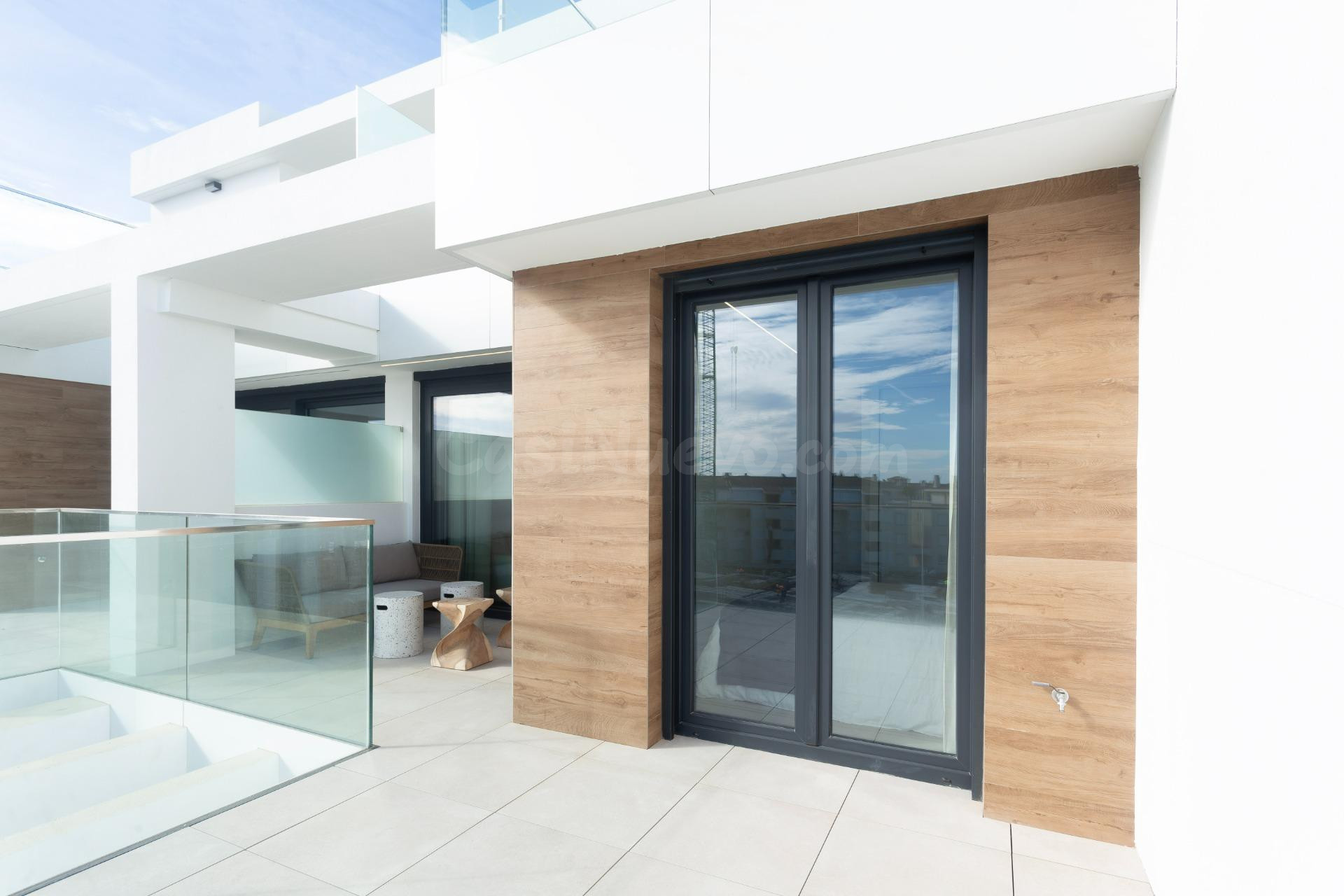 Vive el Paraíso en Residencial L'Estanyó: Primer Línea de Pl - foto 4