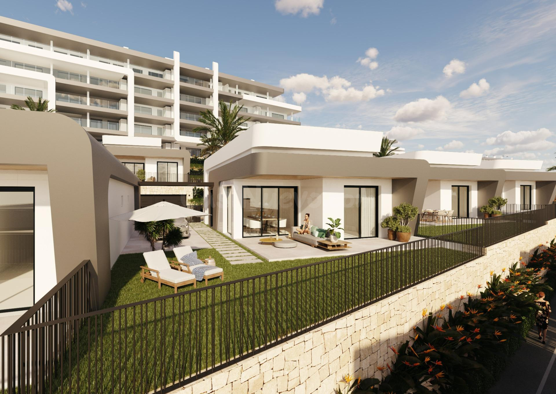 Apartamentos con vistas al Mediterráneo y al Golf.