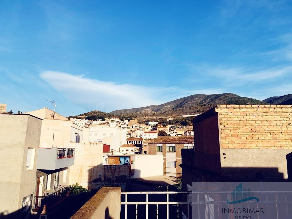 ¡Espectacular Casa en el Corazón de Vélez de Benaudalla! ✨ - foto 2