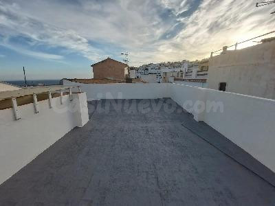 Encantadora Casa en el Corazón de Salobreña por Solo 210.000
