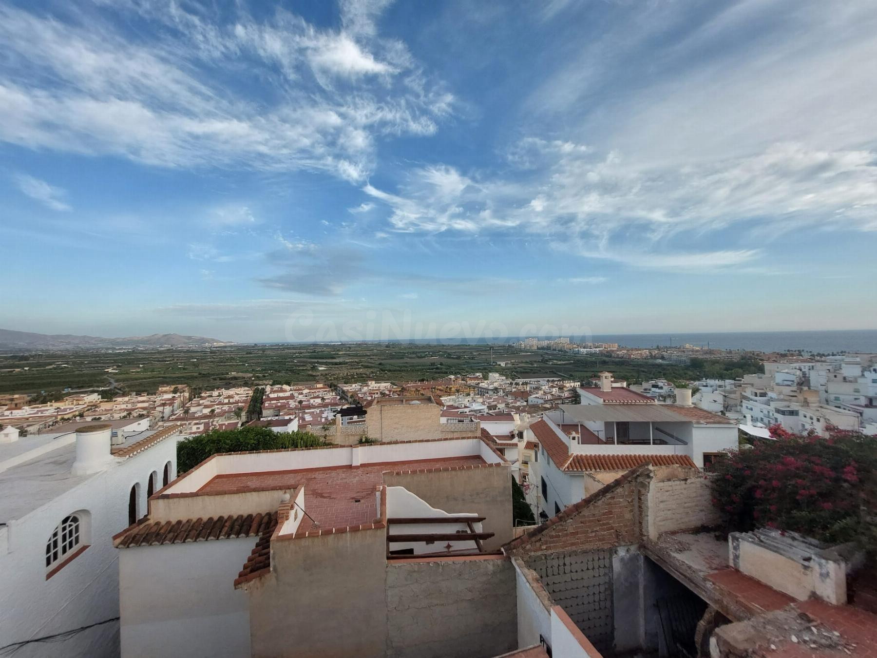 Encantadora Casa en el Corazón de Salobreña por Solo 210.000 - foto 3