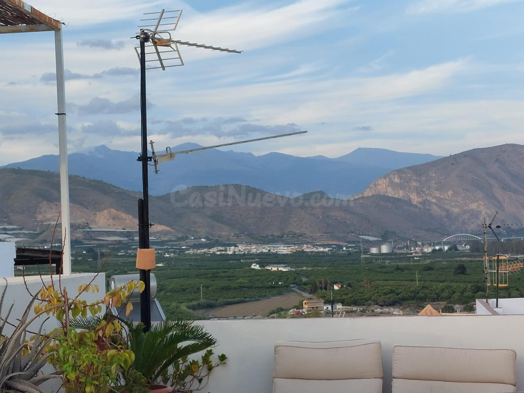 Encantadora Casa en el Corazón de Salobreña por Solo 210.000 - foto 4