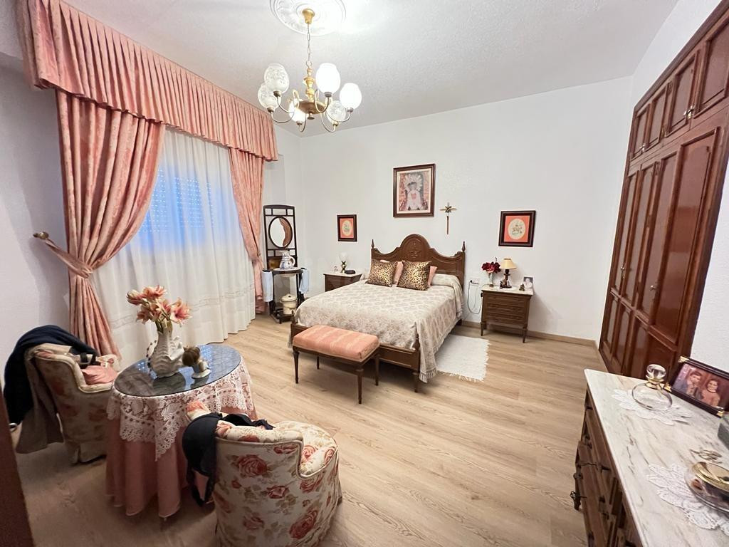 ¡Casa Única con Encanto en el Corazón de Salobreña! ✨