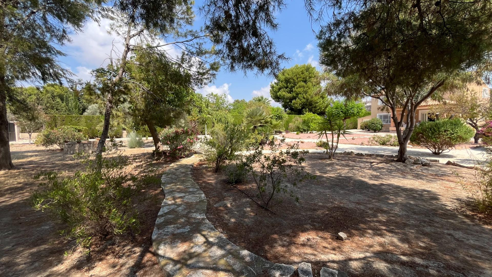 Chalet en venta con piscina en Mutxamel