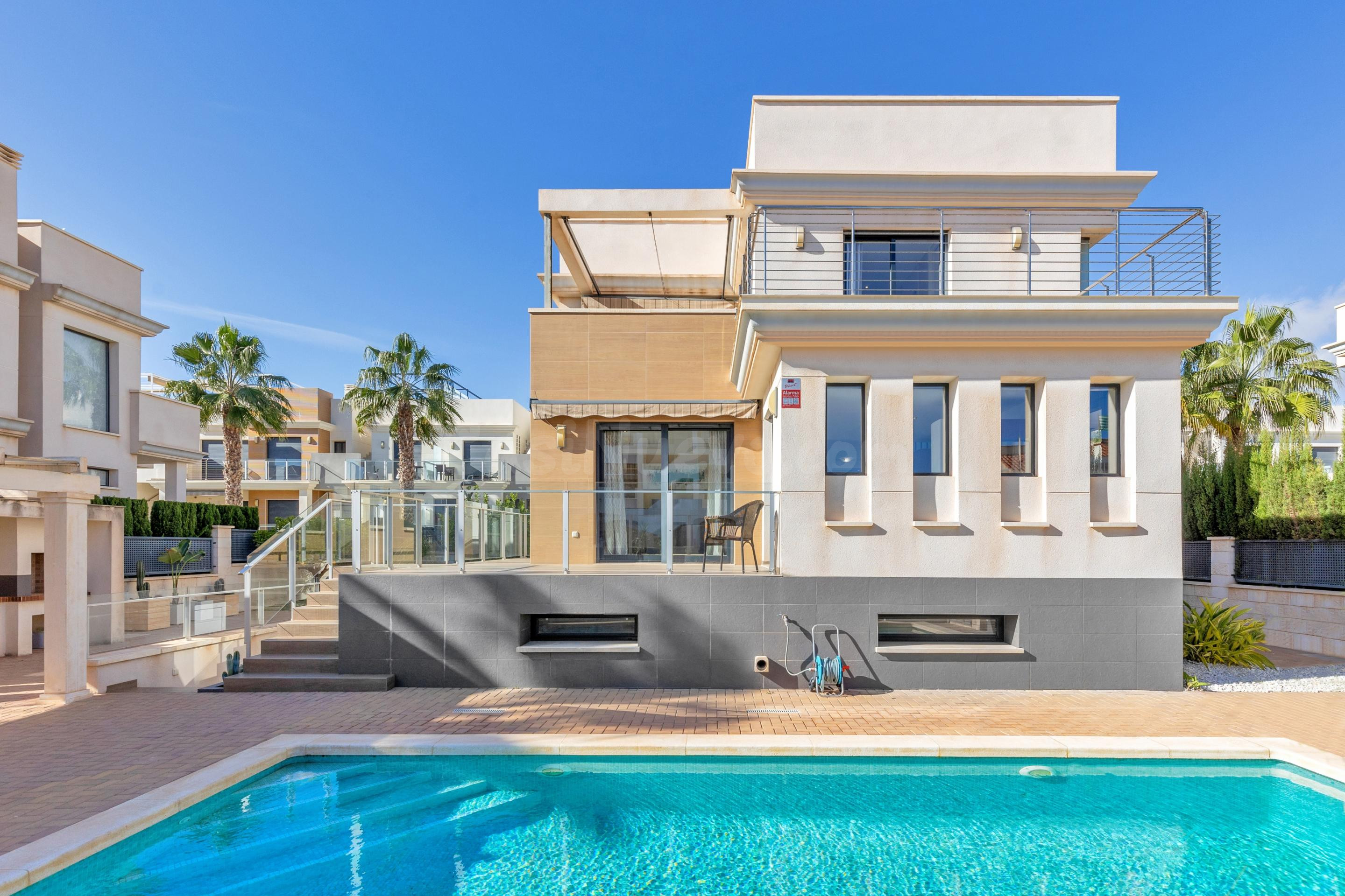 Villa 5 habitaciones 296m² en venta - La Zenia