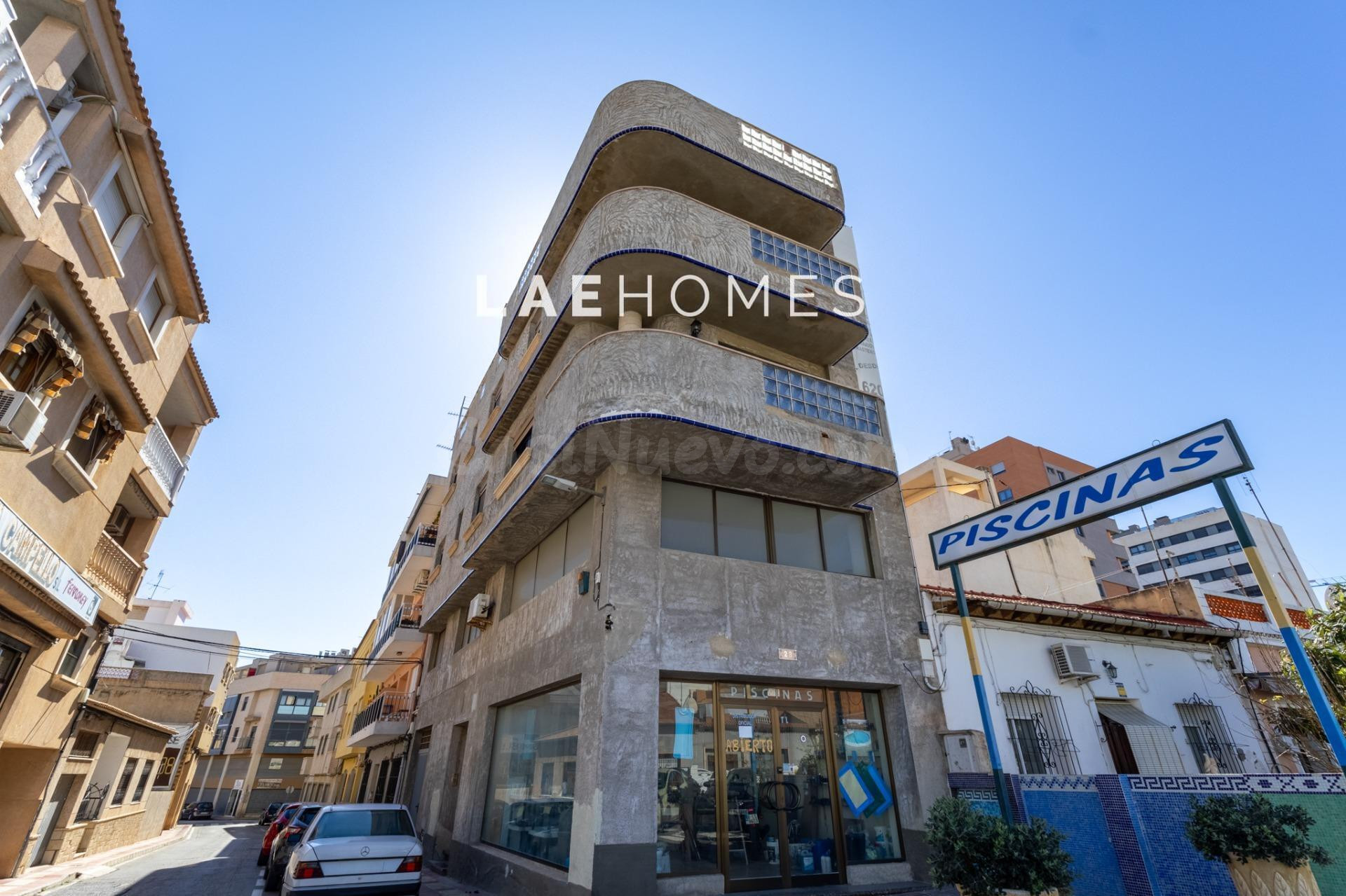 Edificio con local en venta en El Campello - foto 3