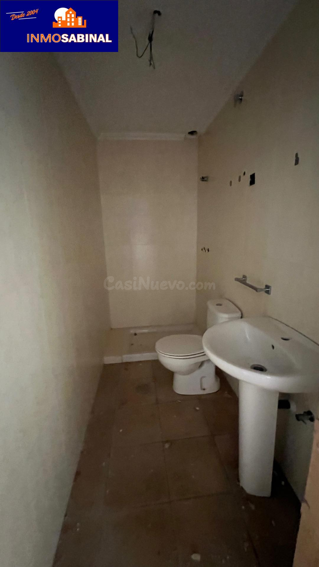 CASA EDIFICIO CON GRAN GARAJE Y ESTUDIO - foto 3
