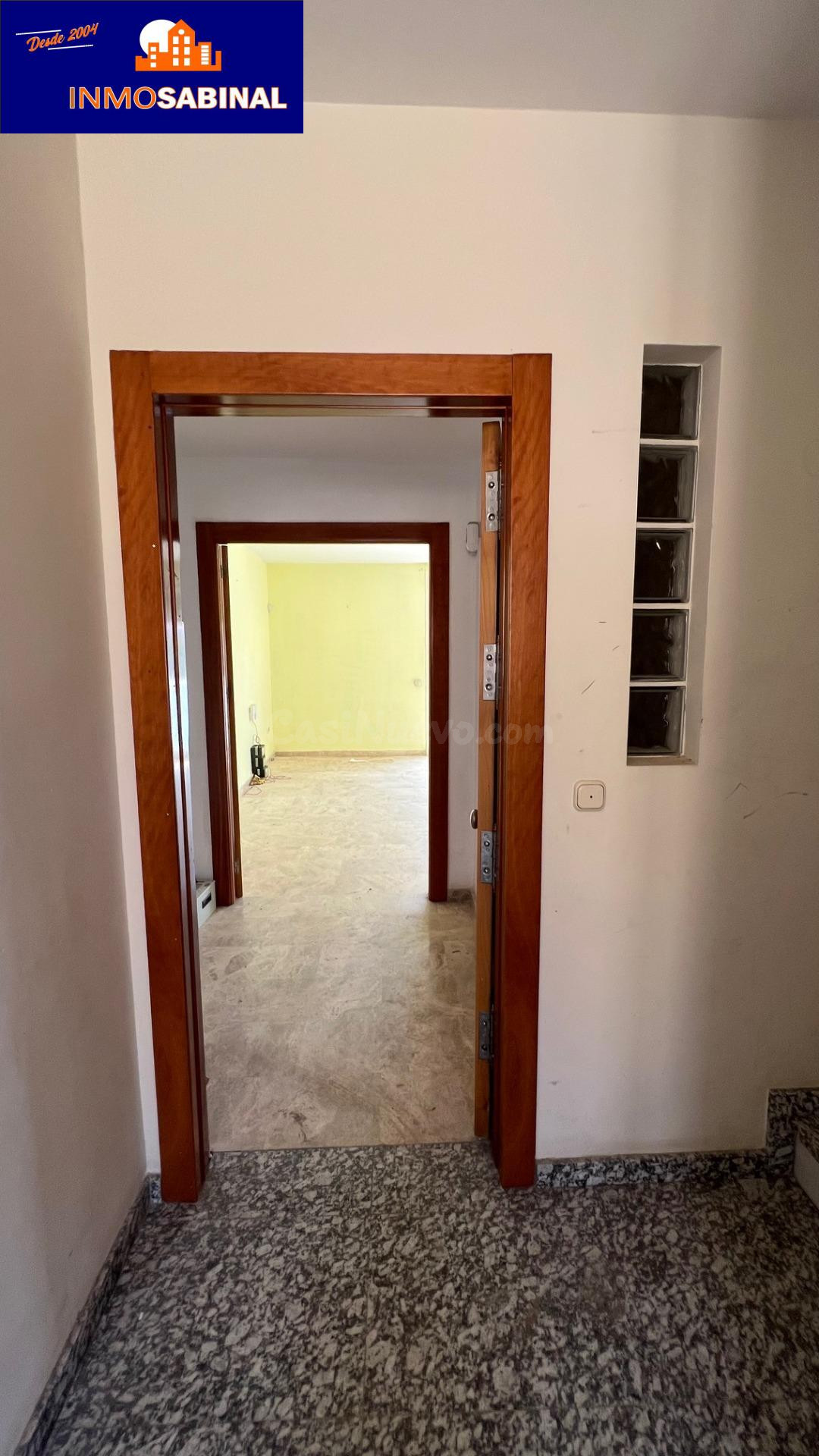 CASA EDIFICIO CON GRAN GARAJE Y ESTUDIO - foto 4