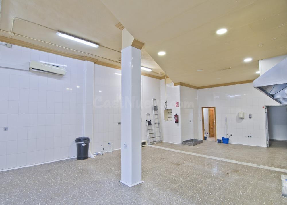 Local Comercial en Motril: Oportunidad Ideal para Tu Negocio - foto 3