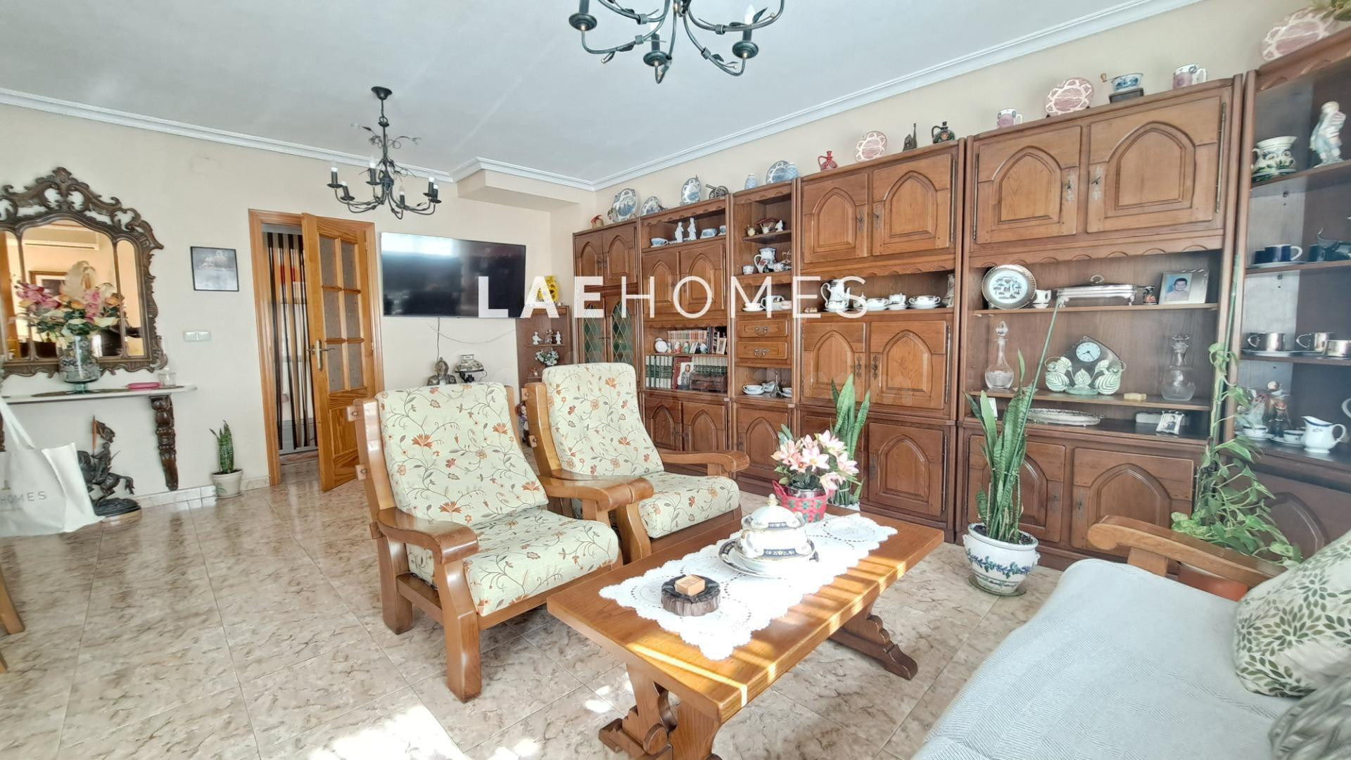Casa en venta en Orihuela con vistas despejadas - foto 2