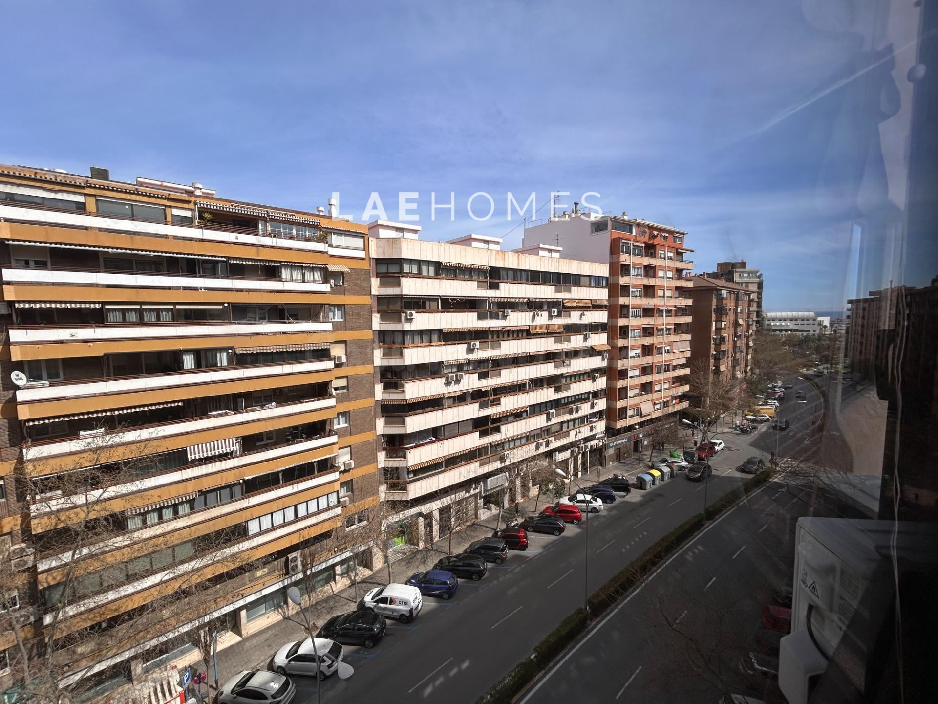 Piso en alquiler en Alicante centro con garaje - foto 4