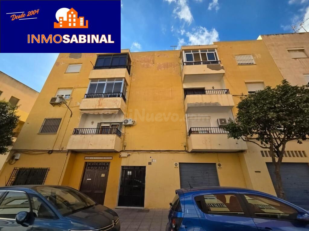 OPORTUNIDAD PISO EN BARRIO CONSOLIDADO DE ALMERIA 3 DORMITOR